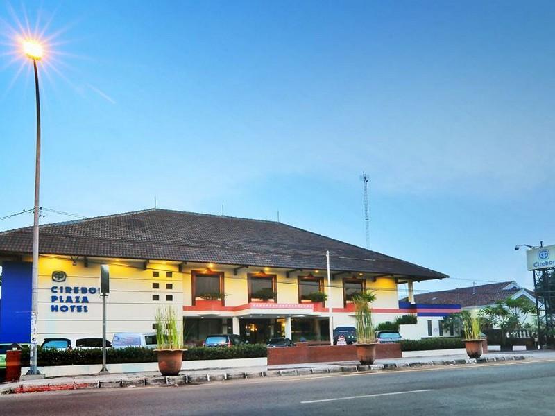Hotel Cirebon Plaza Buitenkant foto