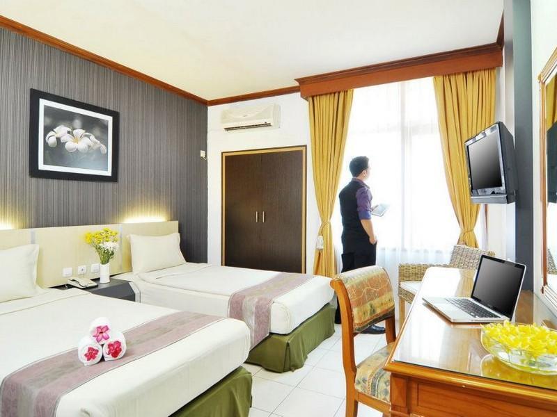 Hotel Cirebon Plaza Buitenkant foto